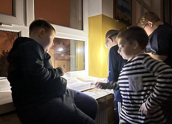 Grafika 18: Zimowa nocka w szkole z klasą IVB