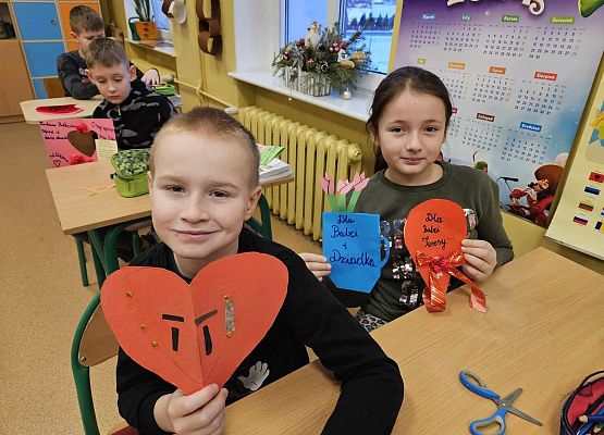 Grafika 2: Życzenia z okazji Dnia Babci i Dziadka od naszych uczniów