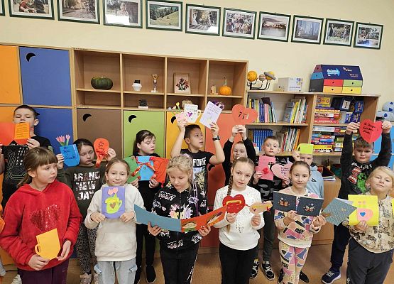 Grafika 4: Życzenia z okazji Dnia Babci i Dziadka od naszych uczniów