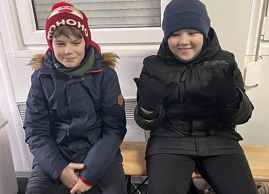 Grafika 9: Czwartaki bawiły się na łyżwach