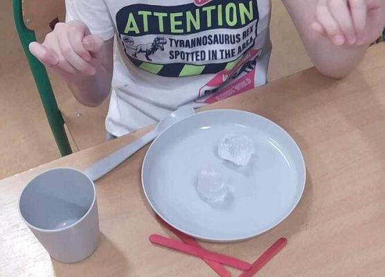 Grafika 10: Zajęcia kl. IIA w ramach projektu "Otwórz się na naukę. Eksperymenty na cztery pory roku"