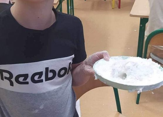 Grafika 12: Zajęcia kl. IIA w ramach projektu "Otwórz się na naukę. Eksperymenty na cztery pory roku"