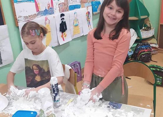 Grafika 13: Zajęcia kl. IIA w ramach projektu "Otwórz się na naukę. Eksperymenty na cztery pory roku"