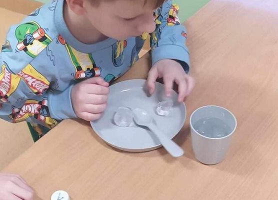 Grafika 14: Zajęcia kl. IIA w ramach projektu "Otwórz się na naukę. Eksperymenty na cztery pory roku"