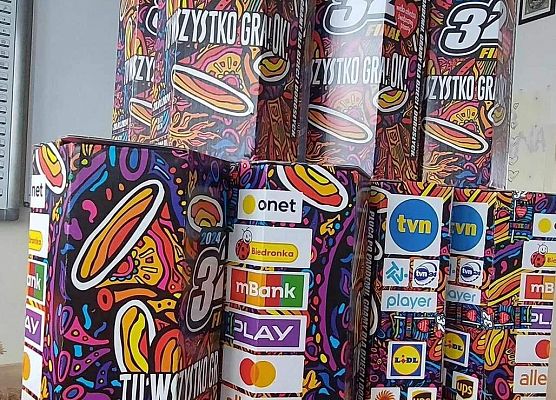 Grafika 3: Wolontariusze WOŚP ze Szkoły Podstawowej im. Jana Brzechwy w Wicku gotowi do zbiórki!