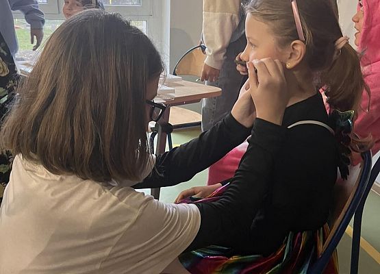 Grafika 2: Bal karnawałowy