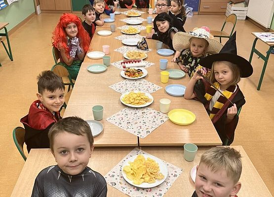 Grafika 11: Bal karnawałowy