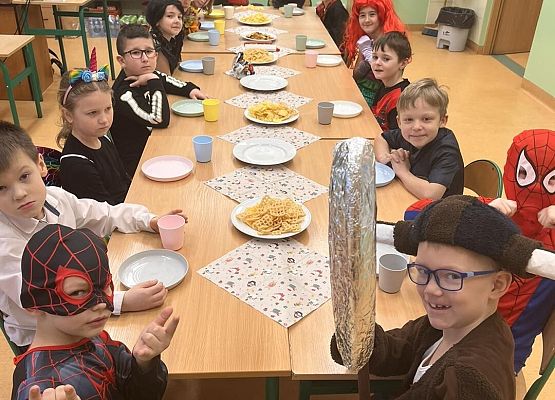 Grafika 15: Bal karnawałowy