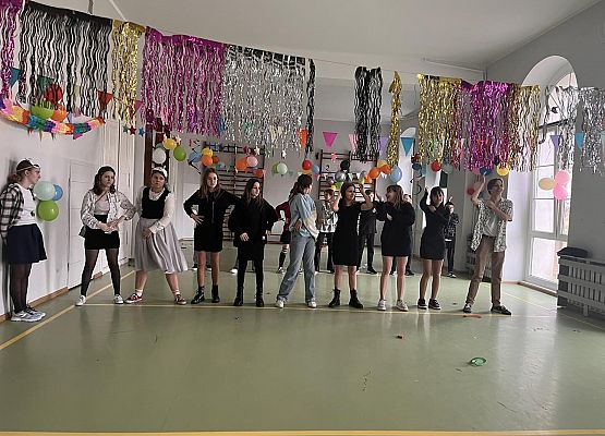 Grafika 17: Bal karnawałowy