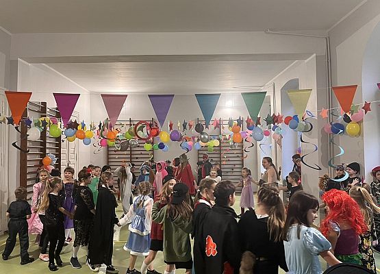 Grafika 24: Bal karnawałowy