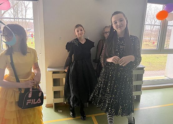 Grafika 32: Bal karnawałowy