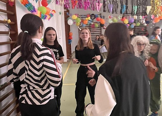 Grafika 53: Bal karnawałowy