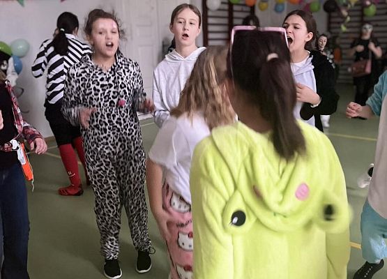 Grafika 75: Bal karnawałowy