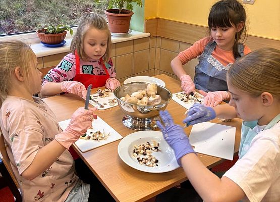 Grafika 2: Ferie zimowe w naszej szkole