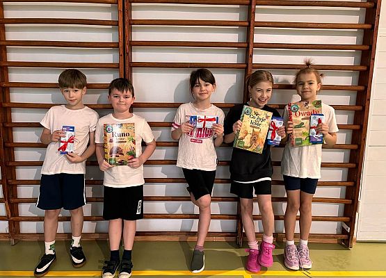 Grafika 2: Nasi uczniowie nagrodzeni w konkursach "Babcia i Dziadek świętują, wnuczęta portrety malują"  oraz „Mój jesienny przyjaciel”