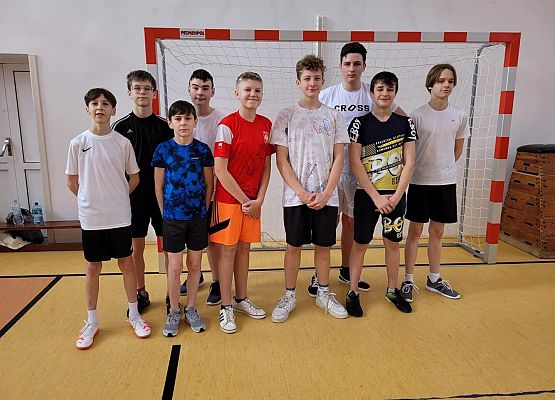 Grafika 1: Gminne eliminacje w piłkę ręczną w naszej szkole