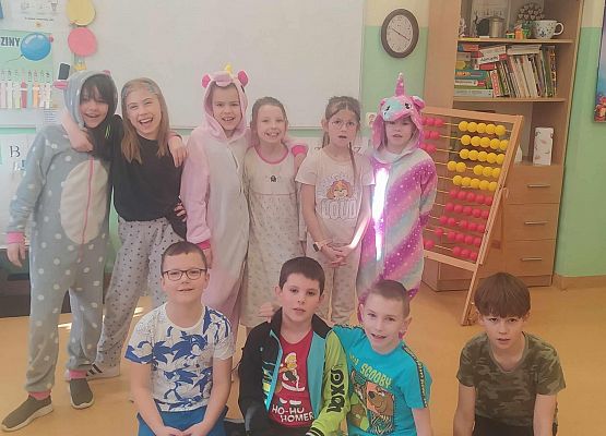 Grafika 2: Dzień Piżamy w szkole w Wicku