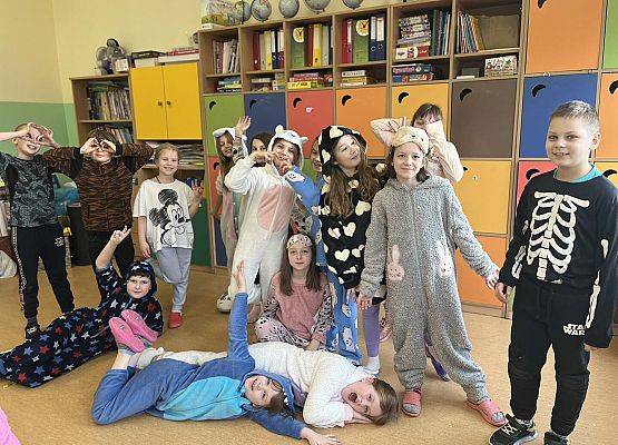 Grafika 13: Dzień Piżamy w szkole w Wicku