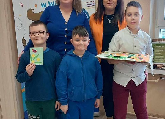 Grafika 1: Dzień Kobiet w naszej szkole