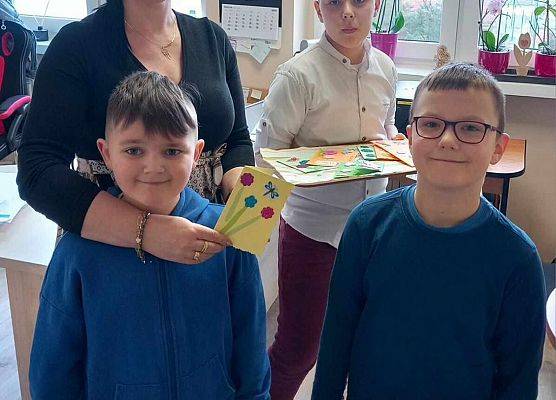 Grafika 5: Dzień Kobiet w naszej szkole