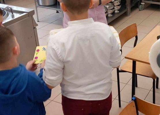 Grafika 7: Dzień Kobiet w naszej szkole