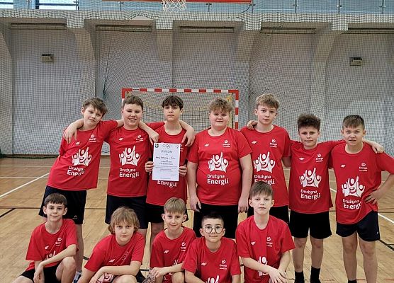 Grafika 5: Dwa trzecie miejsca w finale powiatowym piłki koszykowej naszych dziewcząt i chłopców