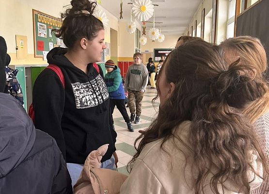 Grafika 2: 20 marca - fotorelacja z Dnia Szalonej Fryzury