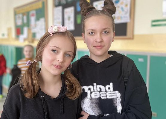 Grafika 12: 20 marca - fotorelacja z Dnia Szalonej Fryzury