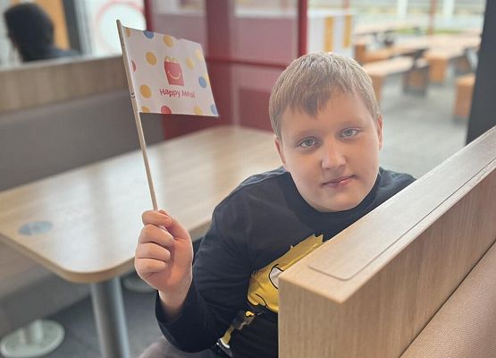 Grafika 7: Klasy czwarte i piąte bawiły na koncercie CeZika w Filharmonii Kaszubskiej w Wejherowie