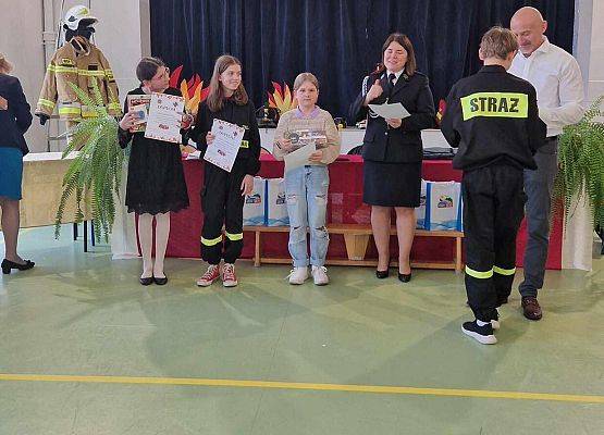 Grafika 6: Gminne eliminacje do Turnieju Wiedzy Pożarniczej w szkole w Wicku