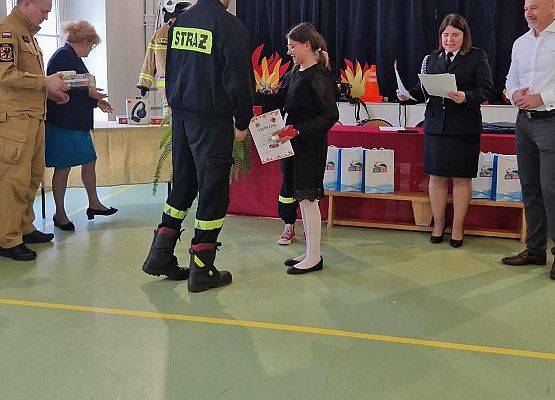 Grafika 10: Gminne eliminacje do Turnieju Wiedzy Pożarniczej w szkole w Wicku