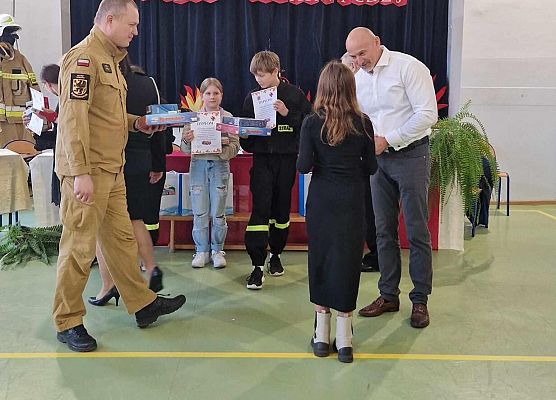 Grafika 18: Gminne eliminacje do Turnieju Wiedzy Pożarniczej w szkole w Wicku