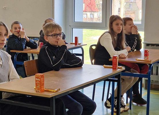 Grafika 21: Gminne eliminacje do Turnieju Wiedzy Pożarniczej w szkole w Wicku