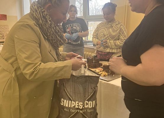 Grafika 2: "Ciasto dla Adriana" - podsumowanie akcji