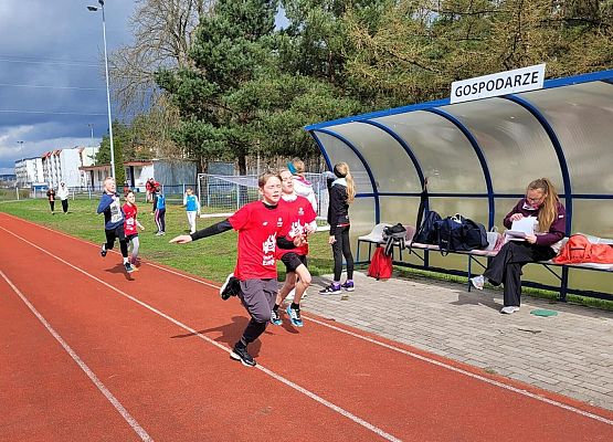 Grafika 6: 3x brąz dla naszych uczniów w powiatowych drużynowych biegach przełajowych