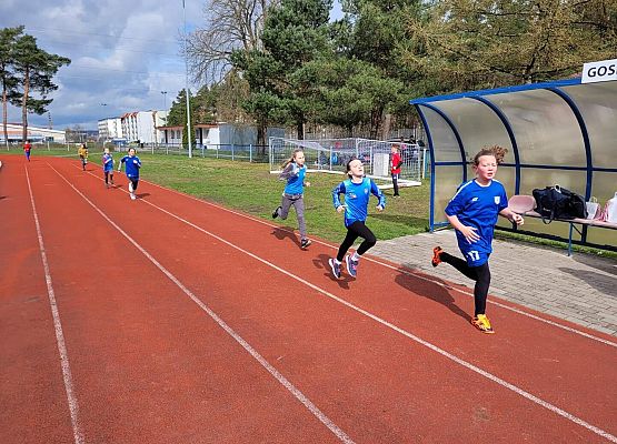 Grafika 9: 3x brąz dla naszych uczniów w powiatowych drużynowych biegach przełajowych
