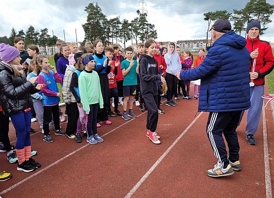 Grafika 10: 3x brąz dla naszych uczniów w powiatowych drużynowych biegach przełajowych