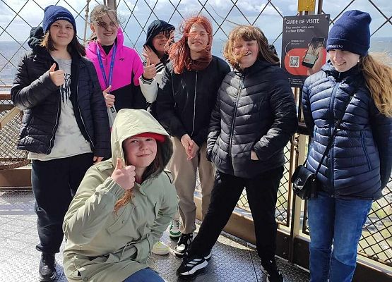 Grafika 2: Siódmoklasiści w Paryżu