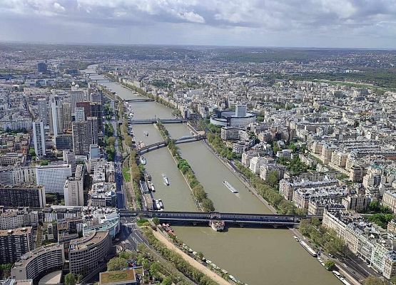 Grafika 5: Siódmoklasiści w Paryżu