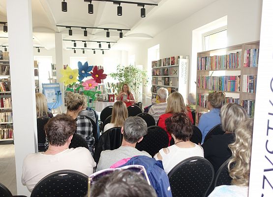 Grafika 5: Spotkanie autorskie z Darią Kaszubowską w Bibliotece Publicznej Gminy Wicko