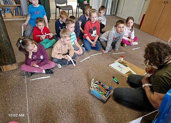 Grafika 3: Nasi uczniowie wzięli udział w przyrodniczych warsztatach edukacyjnych w Bibliotece Gminnej w Wicku