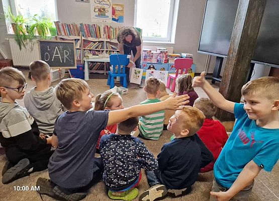 Grafika 13: Nasi uczniowie wzięli udział w przyrodniczych warsztatach edukacyjnych w Bibliotece Gminnej w Wicku