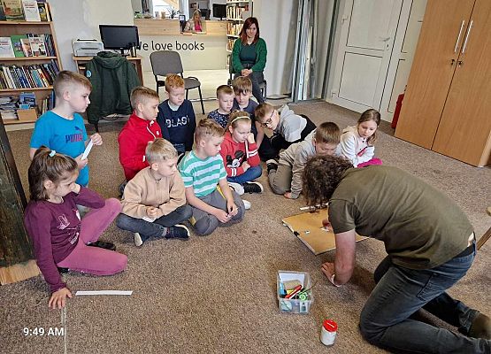Grafika 15: Nasi uczniowie wzięli udział w przyrodniczych warsztatach edukacyjnych w Bibliotece Gminnej w Wicku