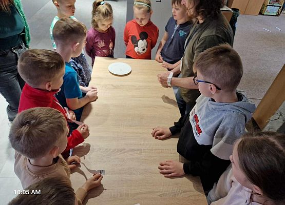 Grafika 18: Nasi uczniowie wzięli udział w przyrodniczych warsztatach edukacyjnych w Bibliotece Gminnej w Wicku