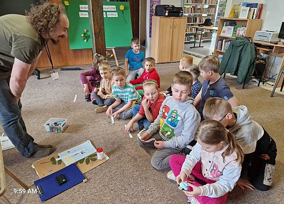 Grafika 24: Nasi uczniowie wzięli udział w przyrodniczych warsztatach edukacyjnych w Bibliotece Gminnej w Wicku