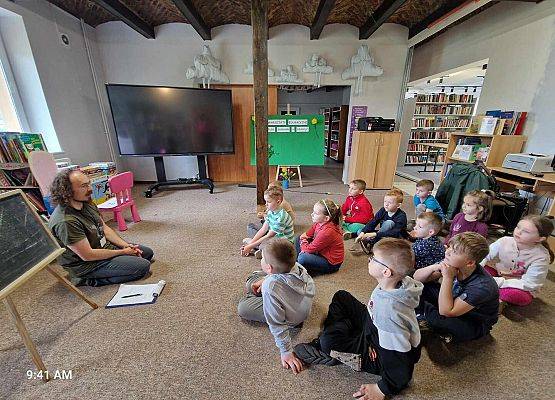 Grafika 23: Nasi uczniowie wzięli udział w przyrodniczych warsztatach edukacyjnych w Bibliotece Gminnej w Wicku