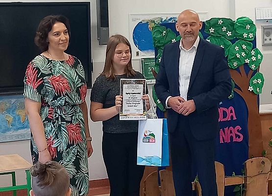 Grafika 6: Wręczenie nagród w konkursie plastycznym