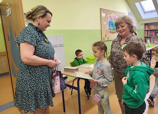 Grafika 13: Huczne obchody Międzynarodowego Dnia Ziemi w SP Wicko