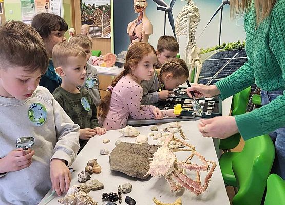 Grafika 27: Huczne obchody Międzynarodowego Dnia Ziemi w SP Wicko