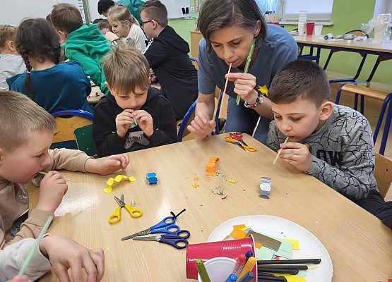 Grafika 28: Huczne obchody Międzynarodowego Dnia Ziemi w SP Wicko